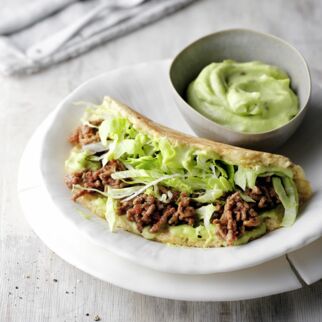 Käsetortillas mit Guacamole Käsetortillas mit Guacamole