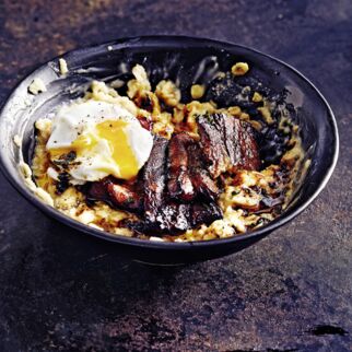 Herzhafter Porridge mit Schweinebauch Herzhafter Porridge mit Schweinebauch