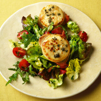 Gratinierter Ziegenkäse mit jungem Blattsalat Gratinierter Ziegenkäse mit jungem Blattsalat