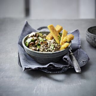Linsenragout mit Polenta-streifen Linsenragout mit Polenta-streifen