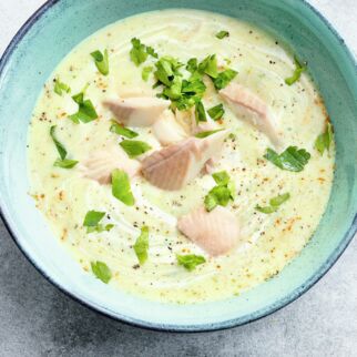 Petersiliensuppe mit Forelle Petersiliensuppe mit Forelle