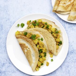 Dosas mit Kartoffelfüllung Dosas mit Kartoffelfüllung