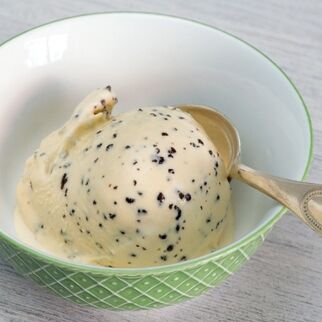 Pumpernickel-Eiscreme Pumpernickel-Eiscreme