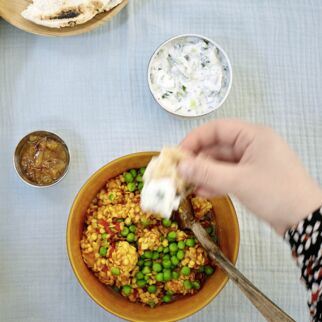 Gelbes Linsencurry mit Gurkenjoghurt Gelbes Linsencurry mit Gurkenjoghurt