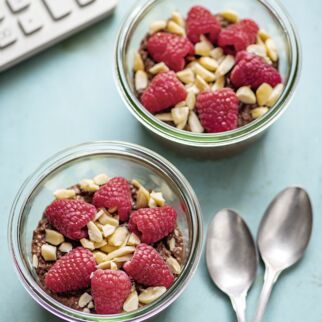 Chia-Pudding mit Zimt
und Schokolade Chia-Pudding mit Zimt
und Schokolade