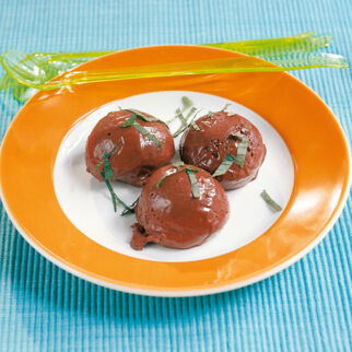 Schokoladenmousse mit Orangenlikör Schokoladenmousse mit Orangenlikör