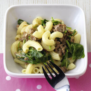 Nudeln mit grüner Hackfleischsauce Nudeln mit grüner Hackfleischsauce