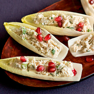 Chicoréeblätter mit Ingwer-Käsecreme Chicoréeblätter mit Ingwer-Käsecreme