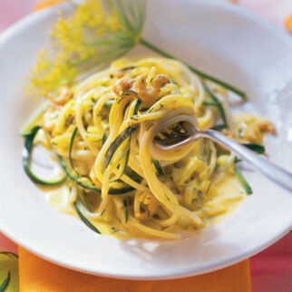 Zucchini-Spaghetti mit Krabben Zucchini-Spaghetti mit Krabben