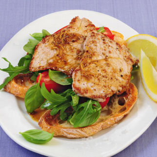 Scaloppine mit Rucola und Tomaten Scaloppine mit Rucola und Tomaten