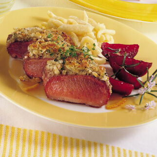 Frischlingsfilets mit Pinienkernen Frischlingsfilets mit Pinienkernen