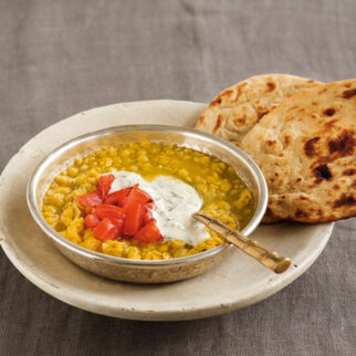 Indische Linsensuppe mit Minzjoghurt Indische Linsensuppe mit Minzjoghurt