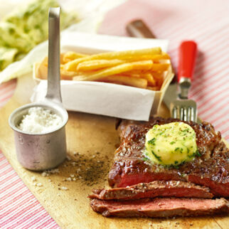 Steak mit Pommes frites Steak mit Pommes frites