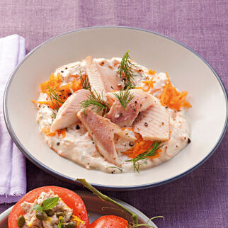 Räucherforelle mit Möhren-Meerrettich-Quark Räucherforelle mit Möhren-Meerrettich-Quark