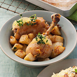 Zitronenhähnchen mit Knoblauch und Kartoffeln Zitronenhähnchen mit Knoblauch und Kartoffeln