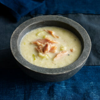 Lauchcremesuppe mit Räucherforelle Lauchcremesuppe mit Räucherforelle