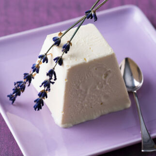 Honigparfait mit Lavendel Honigparfait mit Lavendel