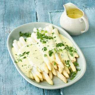 Spargel mit Kerbel-Zabaione Spargel mit Kerbel-Zabaione