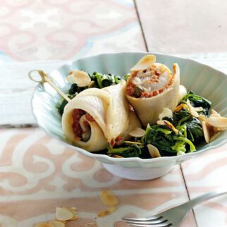 Fischröllchen im Spinatbett Fischröllchen im Spinatbett