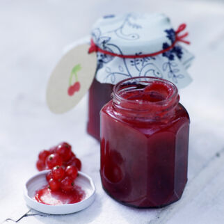 Sommerküche, Französische Kirsch-Johannisbeer-Konfitüre Johannisbeeren Unterseite Rezepte Konfitüren