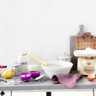 Backzutaten und Utensilien für Mini-Gugelhupf Kuchen Unterseite Rezepte Pannenhilfe