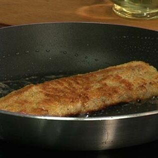 Fischfilet panieren und braten Fischfilet panieren und braten