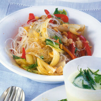 Wokgemüse mit Glasnudeln Wokgemüse mit Glasnudeln