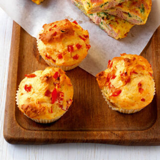 Scharfe Käsemuffins mit Rosmarin Scharfe Käsemuffins mit Rosmarin