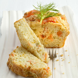 Fenchel-Cake mit Räucherlachs Fenchel-Cake mit Räucherlachs