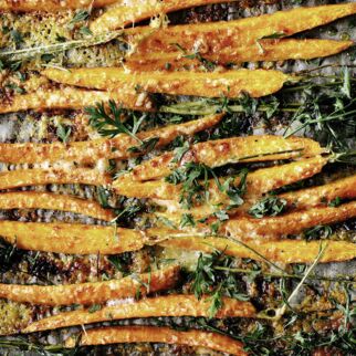 Möhrensticks mit Parmesankruste Möhrensticks mit Parmesankruste