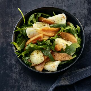 Salat mit Rucola, Melone und Mozzarella Salat mit Rucola, Melone und Mozzarella