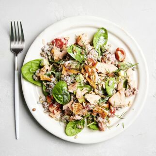 Linsen-Avocado-Salat mit Lachs Linsen-Avocado-Salat mit Lachs