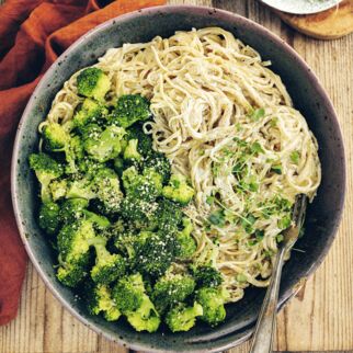 Pasta Alfredo mit Cashewkernen Pasta Alfredo mit Cashewkernen