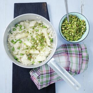 Spargelrisotto mit Kräutergremolata Spargelrisotto mit Kräutergremolata