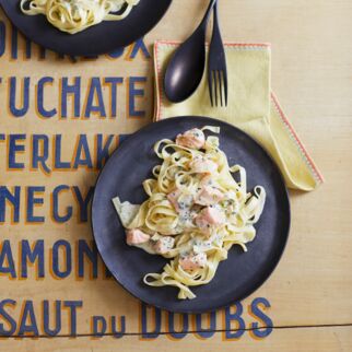 Lachsnudeln - Rezept Lachsnudeln in Gemüse-Kräuter-Rahm
Tagliatelle mit Lachs Kräuter Limetten-Sauce