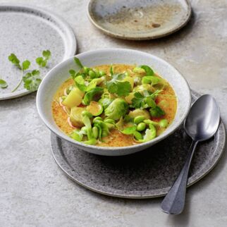 Rosenkohl-Kokos-Curry mit Edamame Rosenkohl-Kokos-Curry mit Edamame