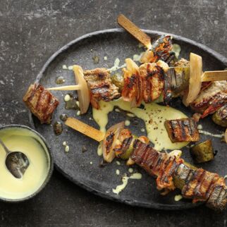 Rinderfilet-Spieße mit Senfcreme Rinderfilet-Spieße mit Senfcreme