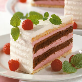 Festliche Himbeertorte Festliche Himbeertorte