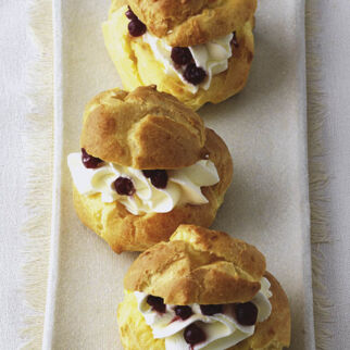 Windbeutel mit Preiselbeeren Windbeutel mit Preiselbeeren