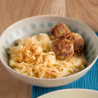 Frikadellen mit Kraut Frikadellen mit Kraut