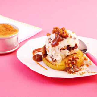 Apfelringe mit Walnusseis Apfelringe mit Walnusseis