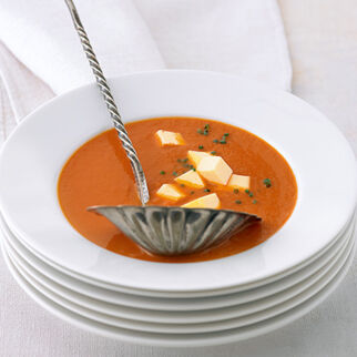 Tomatensuppe mit Eierstich Tomatensuppe mit Eierstich