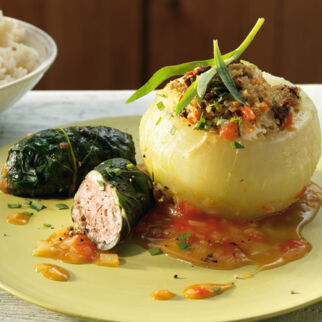 Gefüllte Kohlrabi mit Blätterröllchen Gefüllte Kohlrabi mit Blätterröllchen