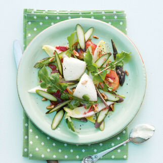 Schinkenmousse mit Spargel, Pflaumen und Rucola Schinkenmousse mit Spargel, Pflaumen und Rucola