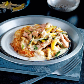 Kalbsgeschnetzeltes mit bunten Zucchini Kalbsgeschnetzeltes mit bunten Zucchini