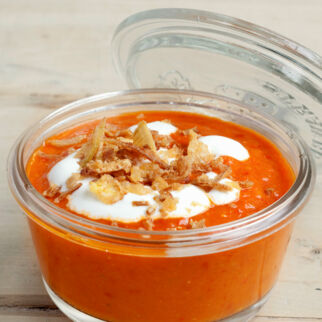 Linsencremesuppe mit Ajvar Linsencremesuppe mit Ajvar