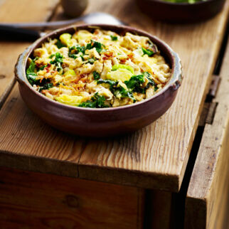 Buchweizenspätzle mit Kohl und Bergkäse Buchweizenspätzle mit Kohl und Bergkäse