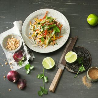 Mangosalat süß-sauer Mangosalat süß-sauer