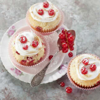 Johannisbeer-Baiser-Muffins Johannisbeer-Baiser-Muffins