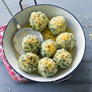 Spinatknödel mit Nussbutter Spinatknödel mit Nussbutter
